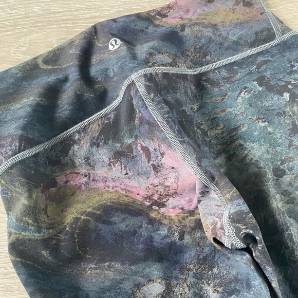 Wunder Under Lululemon Leggings - Picture 2 of 5